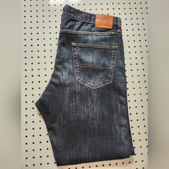 Lucky Brand Jeans (410 Athletic Fit) - Picture 1 of 5